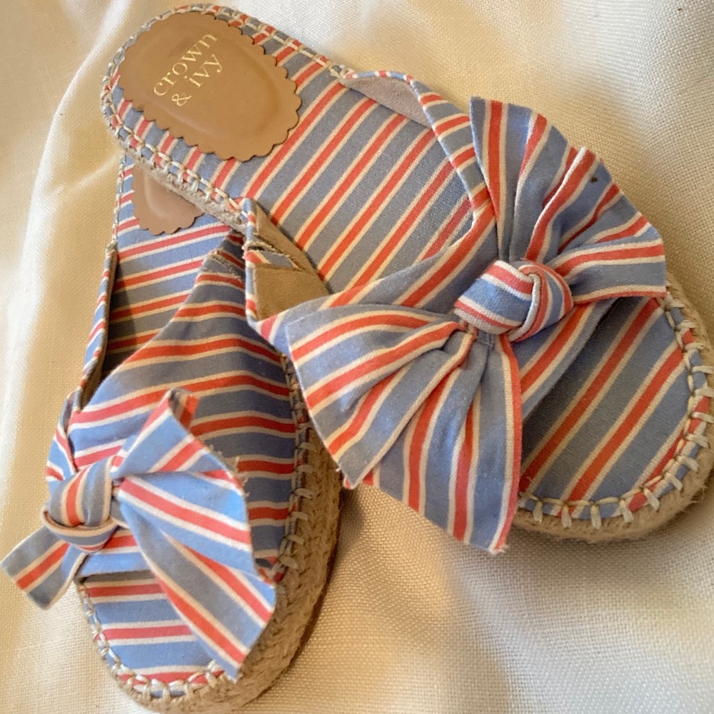 Crown & Ivy Blue Red Open Toe Bow Tie Flats